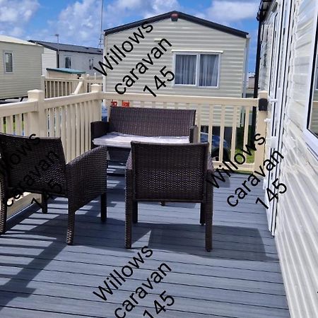 Llanddwywe Willows Caravan 145 מראה חיצוני תמונה
