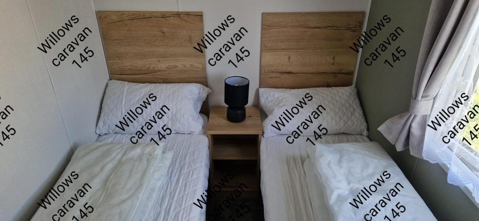 Llanddwywe Willows Caravan 145 מראה חיצוני תמונה